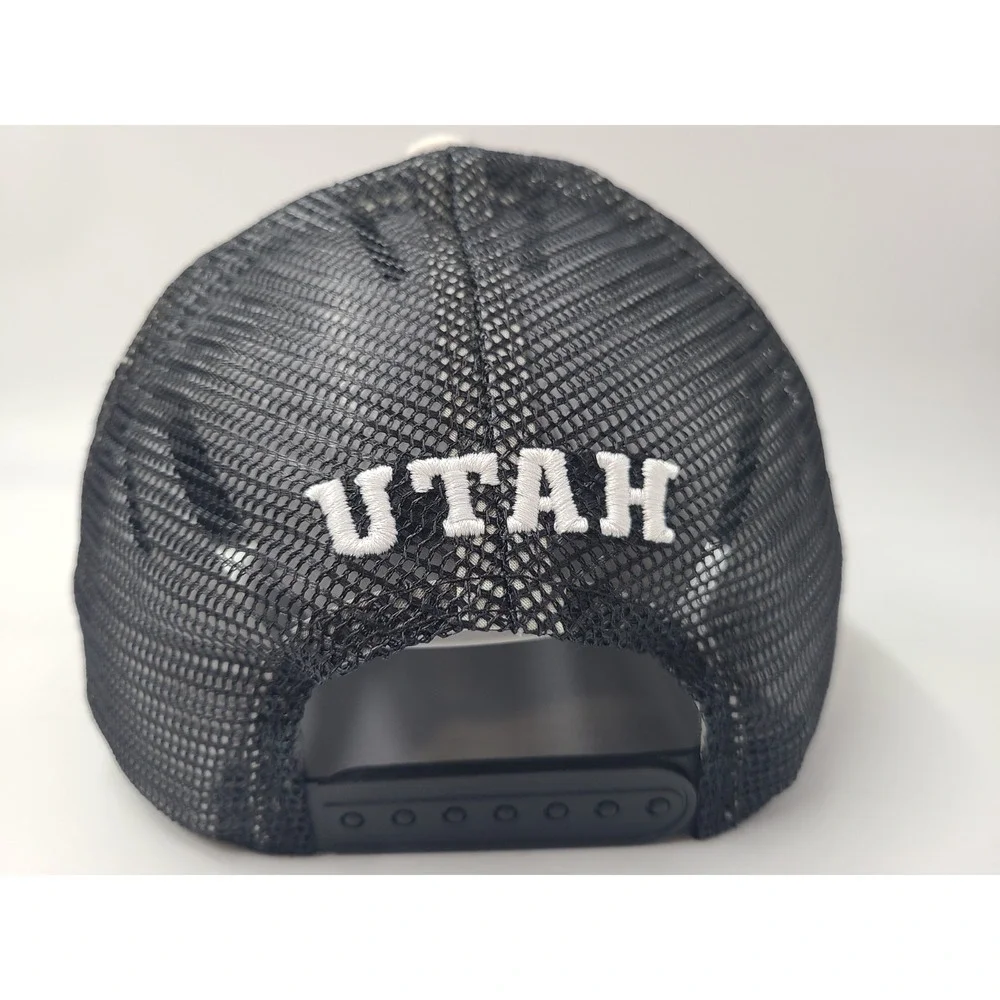 Utah Utes Hat Snapback Under Armour Trucker Mesh Title IX 2022‎ White Black NCAA